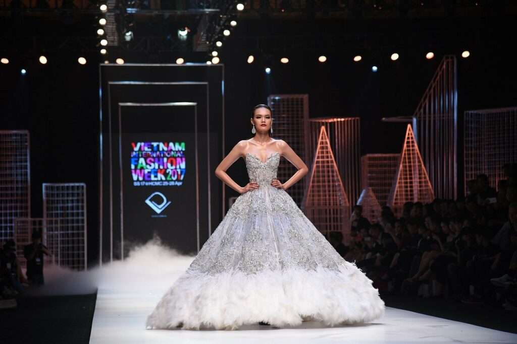 fashion show 8111584 1280 1