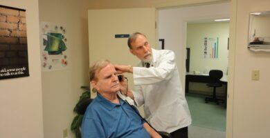 hearing aid 1490115 1280